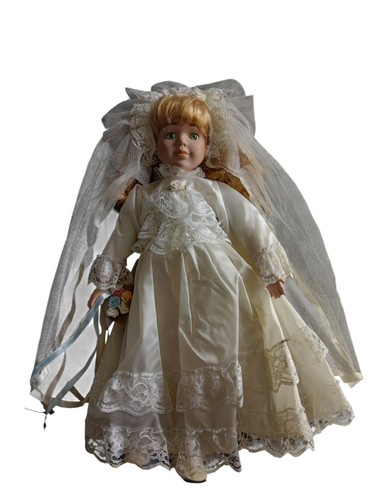 Porcelain doll the classique - the,