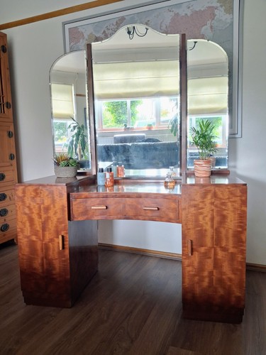 Art deco burr walnut dressing - art,