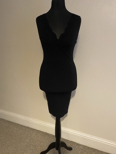 Women black scalloped hem - black,