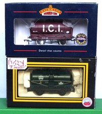 2 x ICI Tank Wagons Bachmann