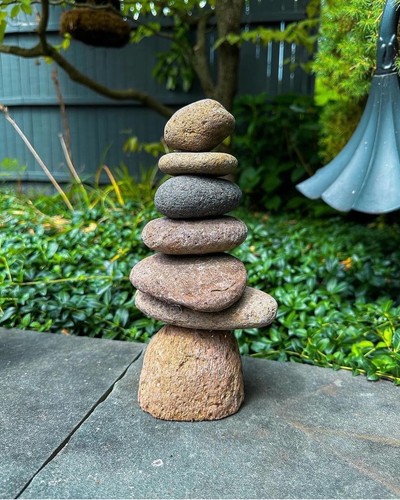 Stone cairn garden statue - 7-stone,