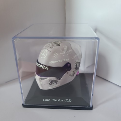 Spark scale mini helmet - 1/5,