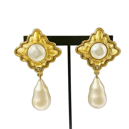 Chanel logos rhombus - rhombus, pearl