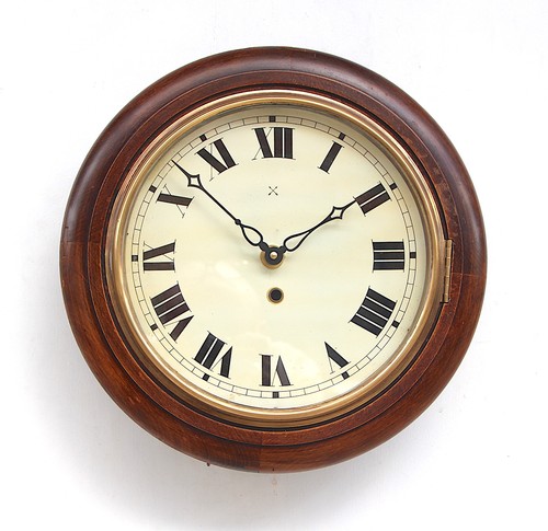 Oak cased mid - cased, century