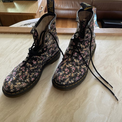 Doc martins pink flowers - martins,