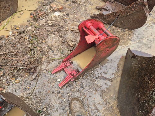 220mm excavator digging bucket - 220mm,