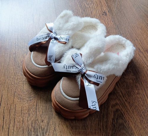 Cute fluffy tan brown - &, cream