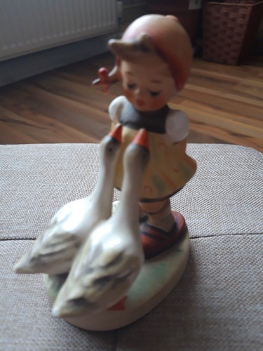 Lovely figurine goose - a,