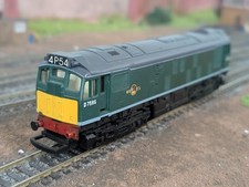 Hornby OO R072 Class 25 D7596