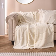 OHS Tufted Contour Throw Teddy