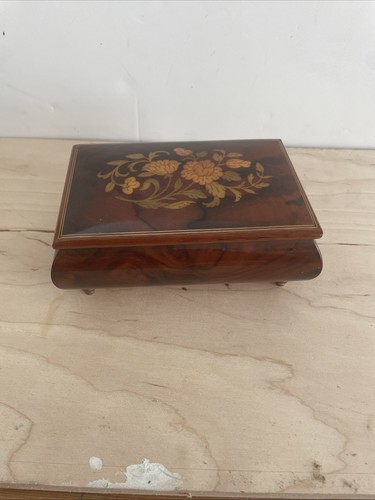Inlaid wooden music - music, jewelry