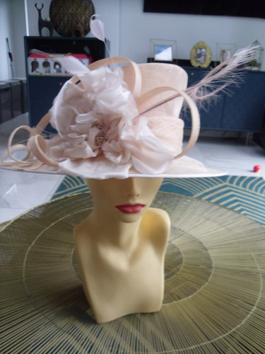 Beautiful ladies pale - ,