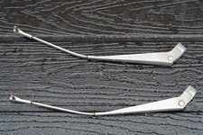 Volvo P1800ES L+R wiper arms