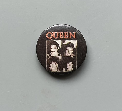 C1970s queen pin badge - c1970s,
