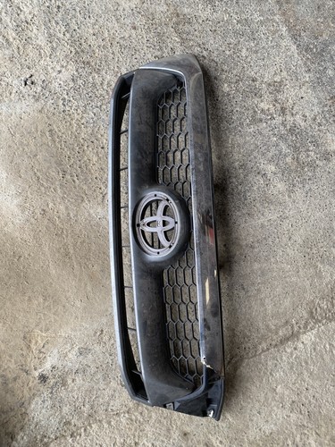 Toyota hilux front grill - front,