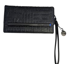 STEVE MADDEN Logo Bar Trifold