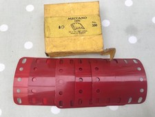 Vintage Meccano yellow box of five red Curved Plates, part 200.