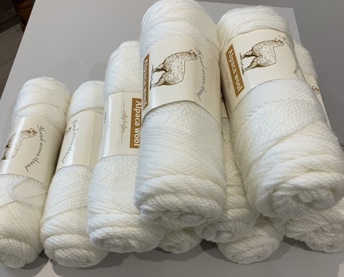 100 alpaca yarn white - 100%, balls