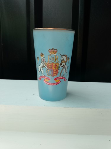 Royal memorabilia queen - memorabilia,