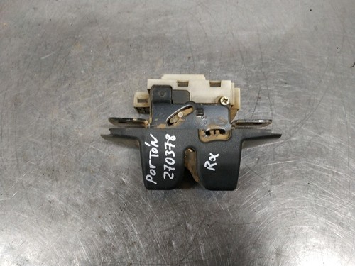 8200076240 boot lid lock
