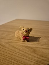 Piggin’ Figurine – Pig with Red Bow (David Corbridge, UK)