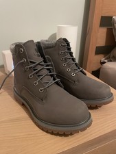 BRAND NEW Timberland