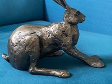 Hilary hare bronze - hare, effect