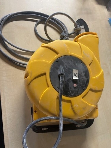 Retractable extension cable