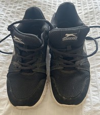 SLAZENGER MENS TRAINERS - BLACK - SIZE UK 9.5