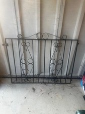 10ft Metal Drive Gates & 4ft6in Matching Side Gate Recently Painted £ 120