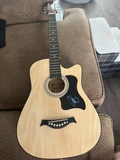 Riley green sign acoustic