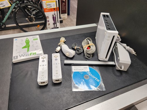 Nintendo wii console 2 - nintendo,