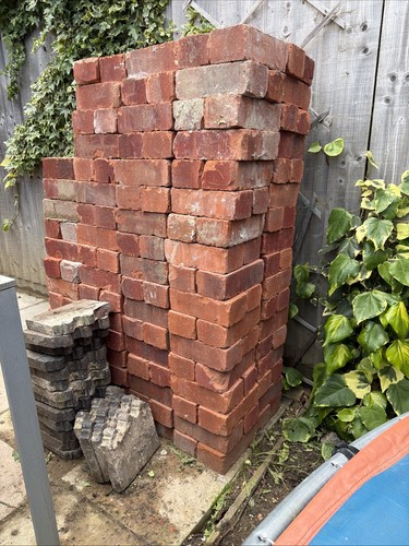 Surplus house bricks - surplus, 250