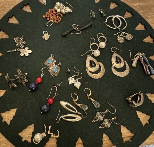 Job lot earrings including - lot,