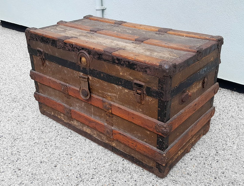 Antique wood banded trunk - 2',