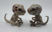 Wowwee Untamed Fingerlings 2 x