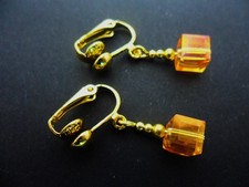 Pair dangly gold - ,