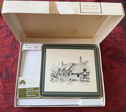 Cloverleaf table mats tudor - table,
