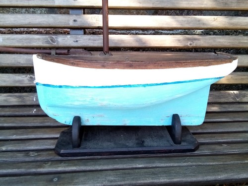 Vintage pond yacht - pond,