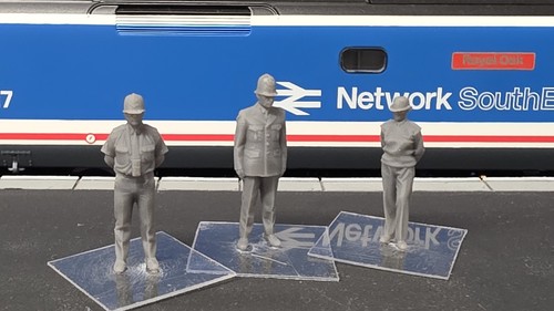 Gauge police figures - oo, 3d