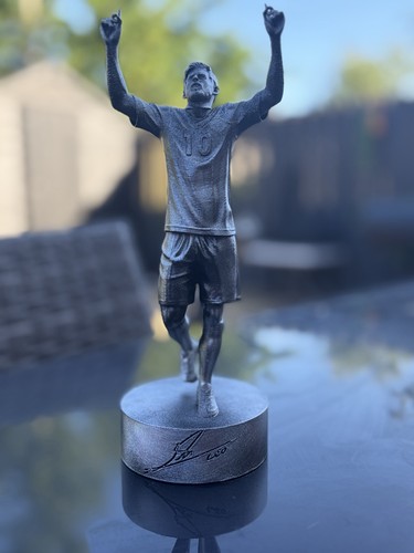 Lionel messi signature statue - lionel,
