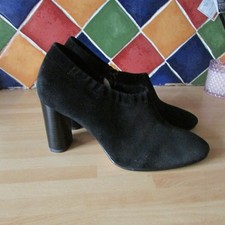 Clarks Narrative black suede heeled shoe/ boots size 5D fab condition