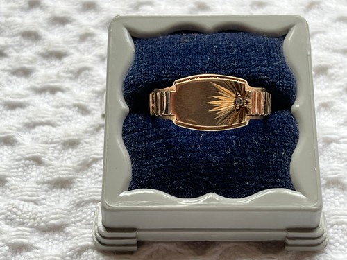 Mens 9ct gold signet - 9ct,