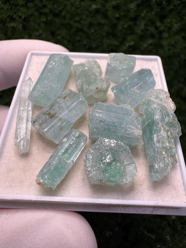 Rare aquamarine lot 10 - aquamarine,