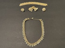 CROWN TRIFARI CHANTILLY