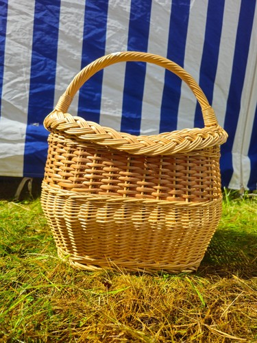 Wicker basket braided - wicker, rim