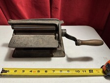 ANTIQUE American BRAND CAST IRON CRIMPER PLEATER RUFFLER ROLLER FLUTER MACHINE