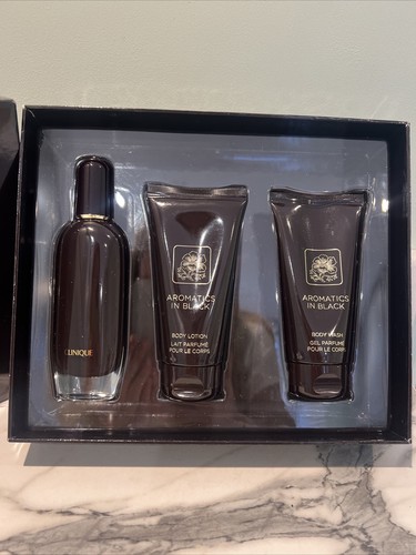 Clinique aromatics black - in,