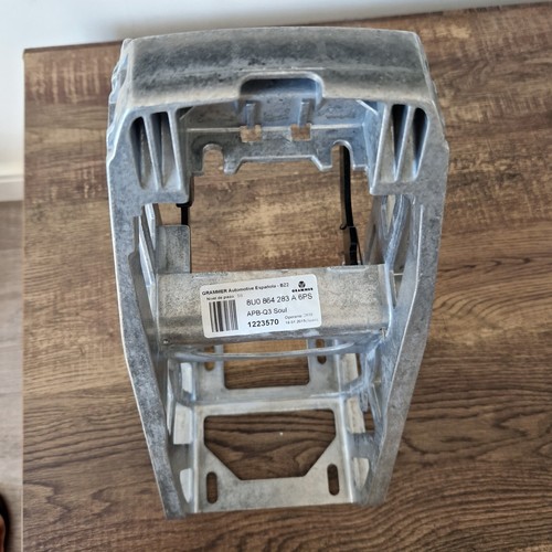 Centre armrest mounting - armrest, audi