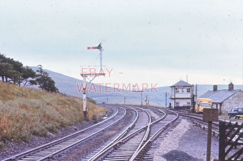 Photo railway station and - railway,